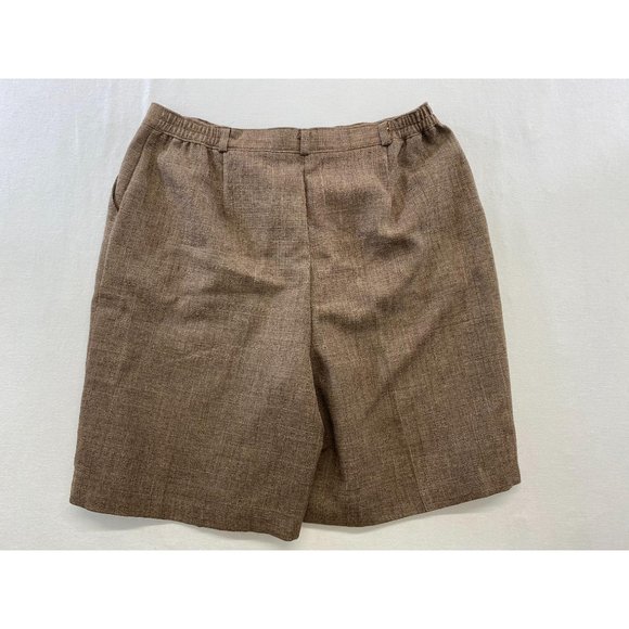 Tradition Women's Flat Front Casual Shorts Size 14 - Picture 2 of 3